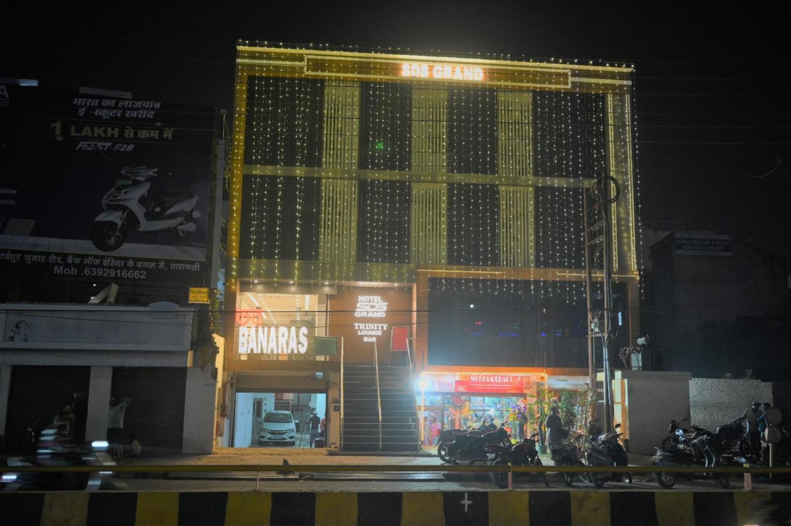 Hotel Sds Grand - Varanasi, Varanasi